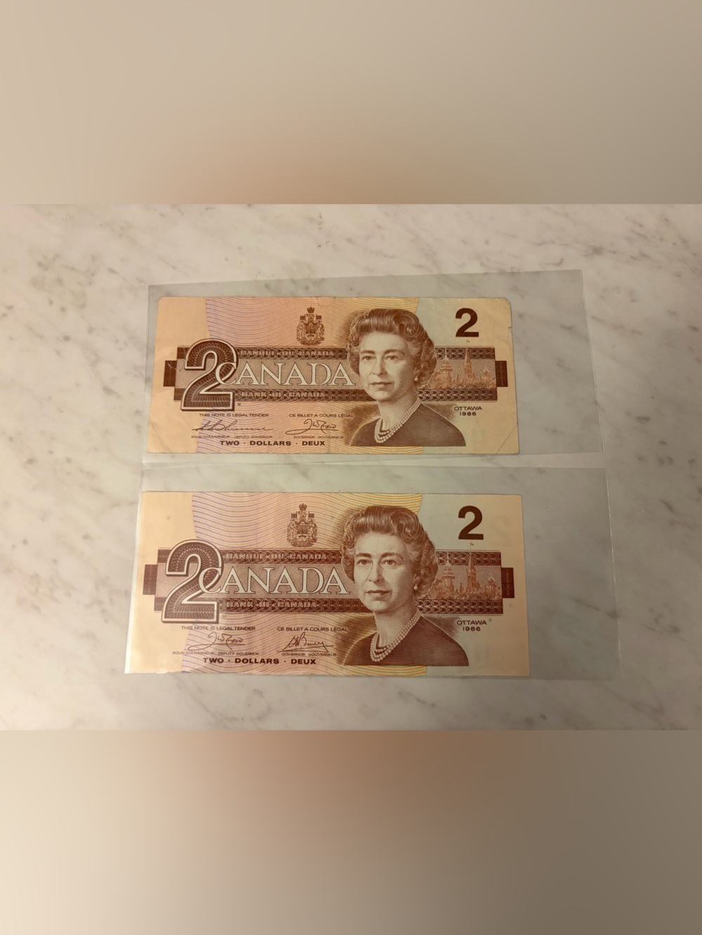 1986 2 set - Vintage Canada Two Dollar Banknotes - circulated